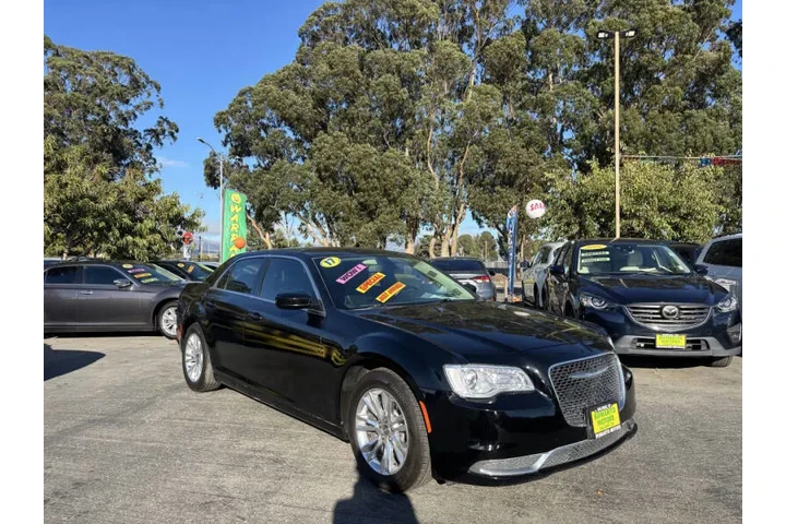 $13999 : 2017 300 Limited image 4