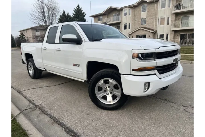 $21997 : 2017 Silverado 1500 LT image 2