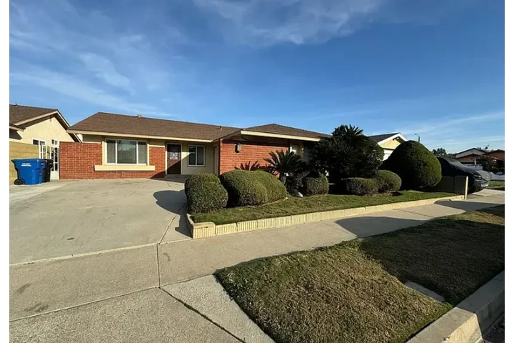 $2295 : Welcome to 20008 Gridley Rd. image 1