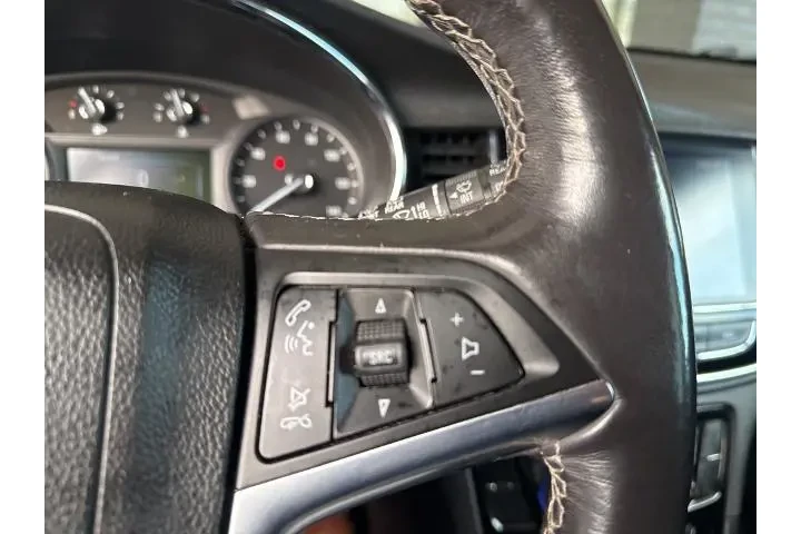 $11440 : Buick Encore 2020 Essence 4d image 10