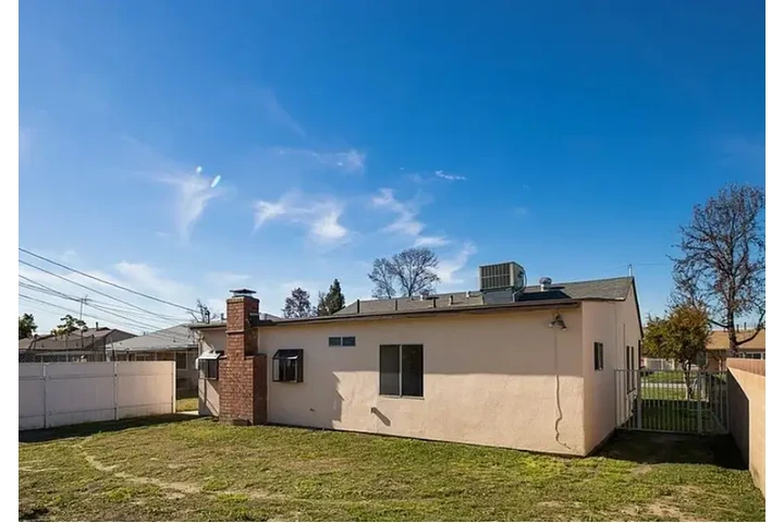 $2200 : BEAUTIFUL BACK HOUSE FOR LEASE image 2