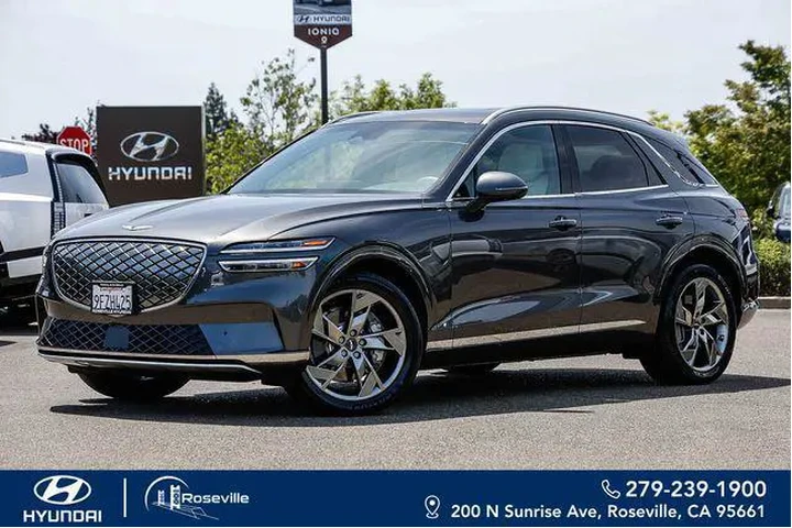 $37798 : Genesis Electrified GV70 202 image 1