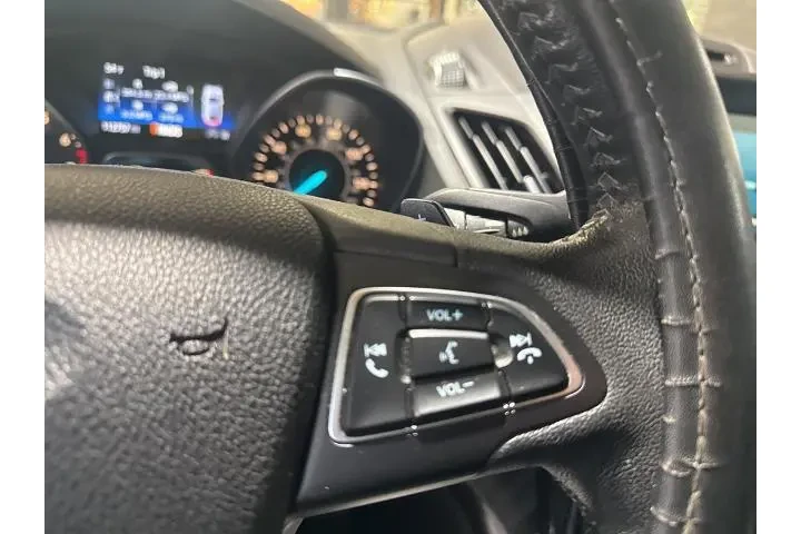 $10504 : Ford Escape 2017 Titanium 4d image 10