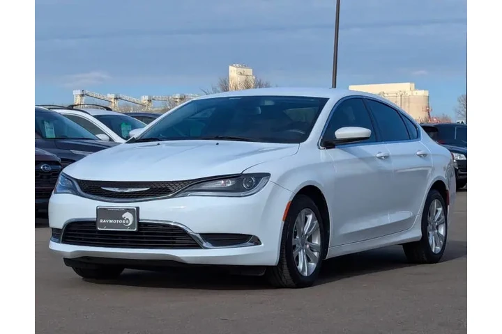 $12985 : 2015 200 Limited image 9