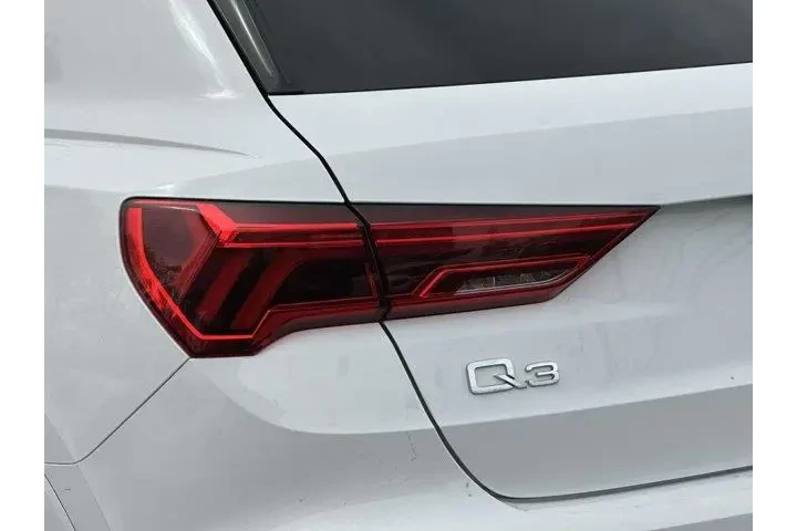 $18595 : Audi Q3 2021 AWD quattro Pre image 8