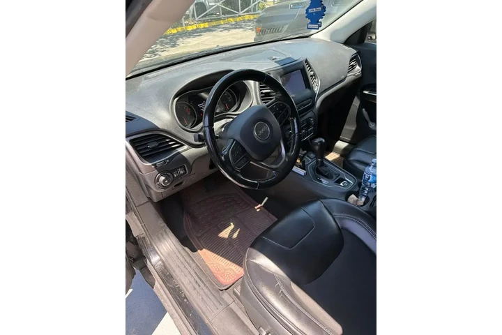 $9000 : Jeep Cherokee 2019 Altitude image 6