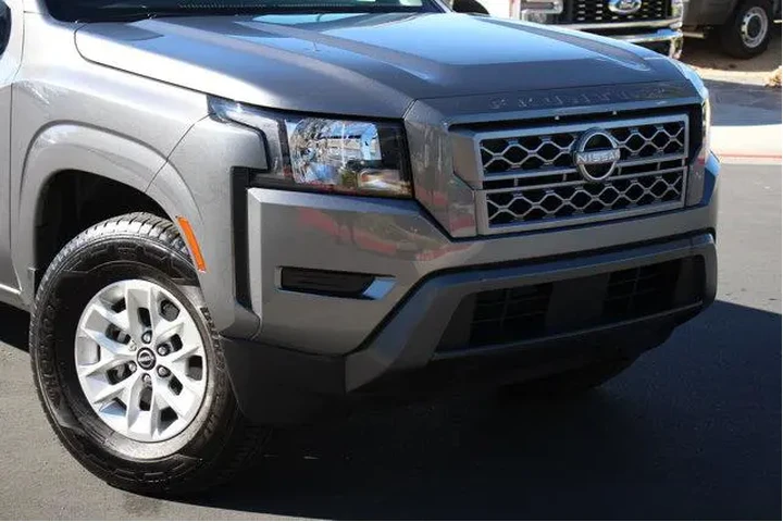 $27477 : Nissan Frontier 2024 4x2 S 4 image 2