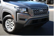 $27477 : Nissan Frontier 2024 4x2 S 4 thumbnail