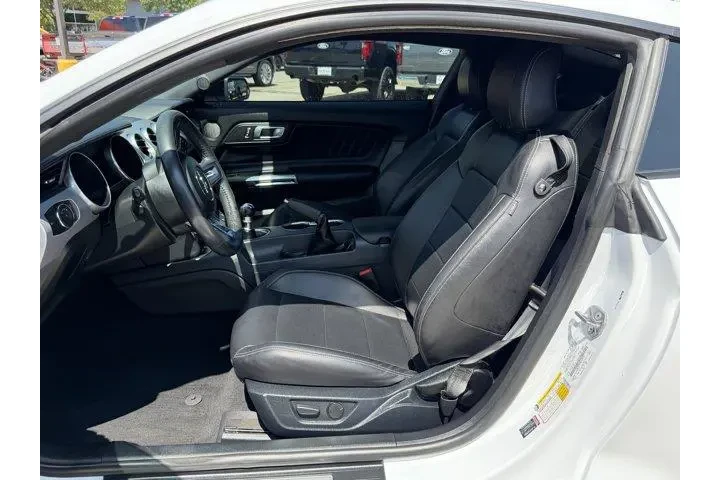 $31900 : Ford Mustang 2021 EcoBoost 2 image 10