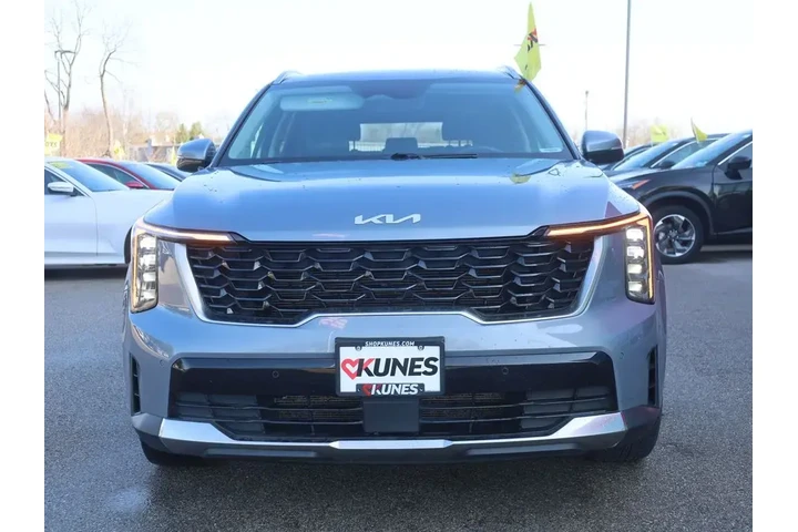 $23377 : Kia Sorento 2024 S 4dr SUV image 3