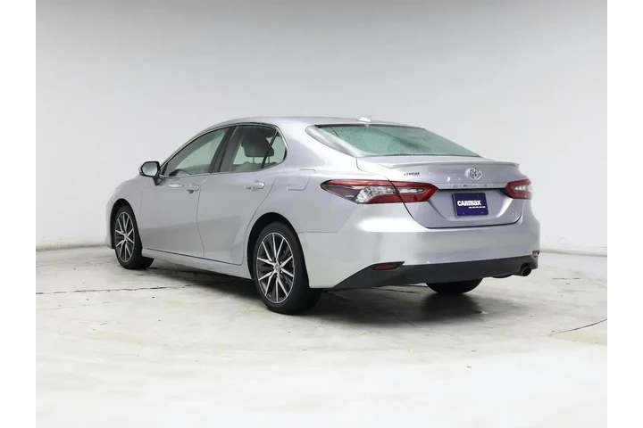 $25998 : Toyota Camry 2024 XLE 4dr Se image 2