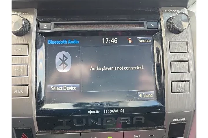 $25983 : Toyota Tundra 2017 4x4 SR5 4 image 6