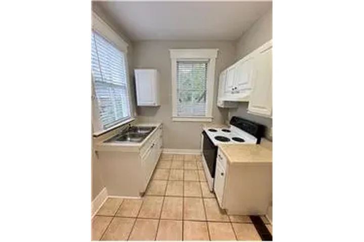 $1400 : Rental property with 1 bedro image 10