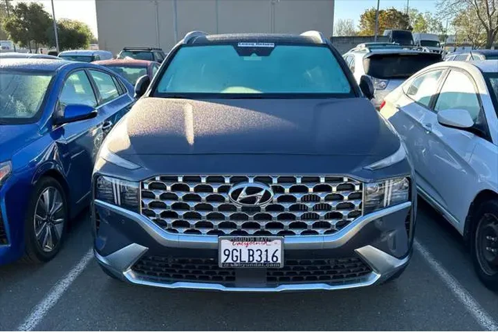 $32990 : Hyundai SANTA FE Plug-In Hyb image 3