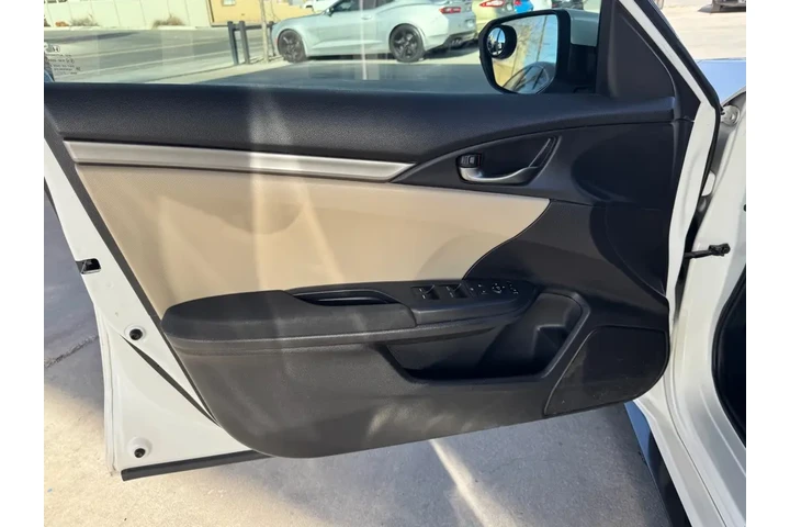 2018 Civic Sport CVT image 10