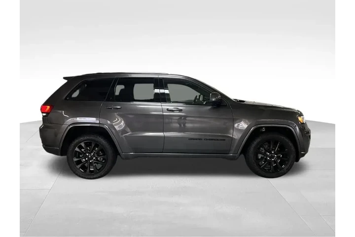 $24688 : 2021 Grand Cherokee Laredo X image 7