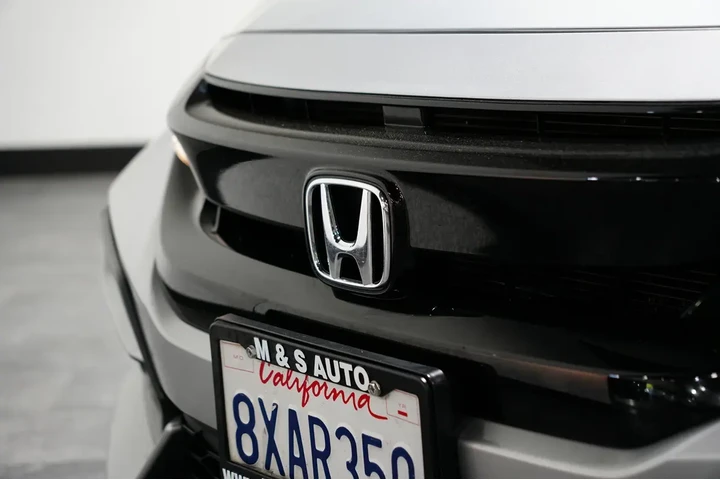 $24562 : 2021 Civic Hatchback image 2