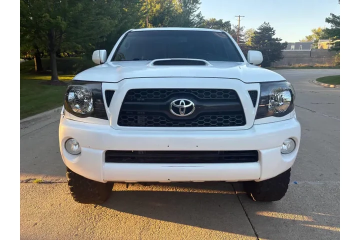 $15997 : 2011 Tacoma V6 image 8