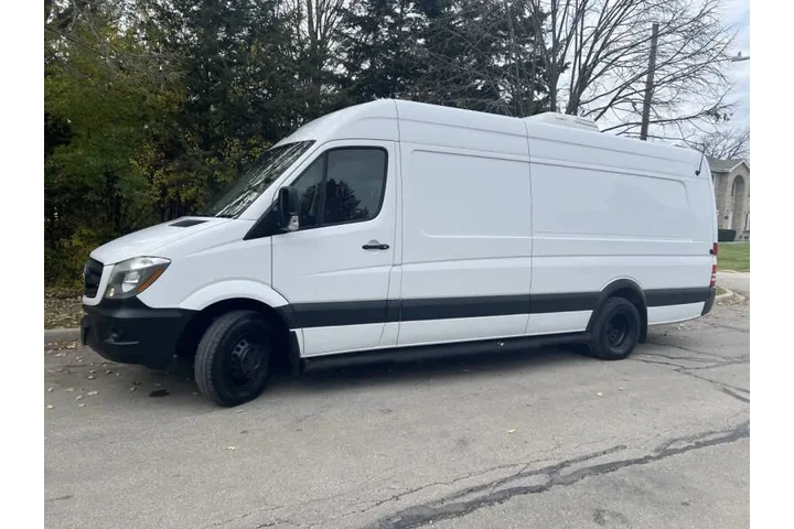$28991 : 2017 Mercedes-Benz Sprinter 3 image 2