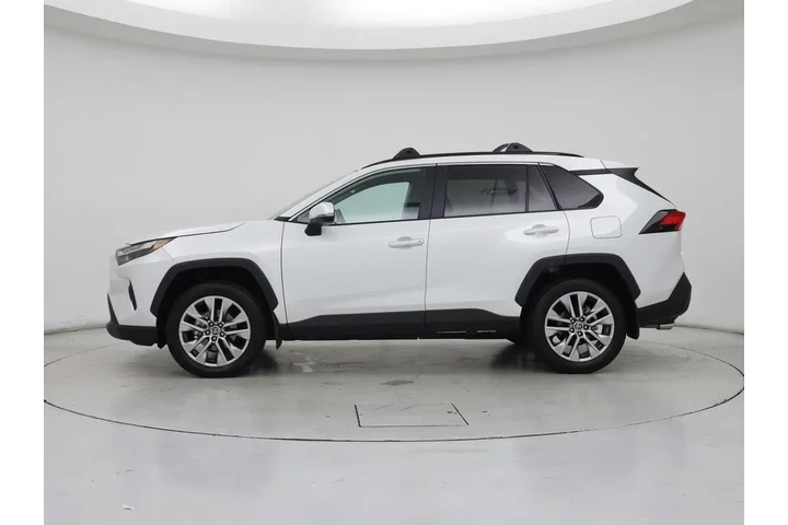 $37998 : Toyota RAV4 2023 AWD XLE Pre image 3