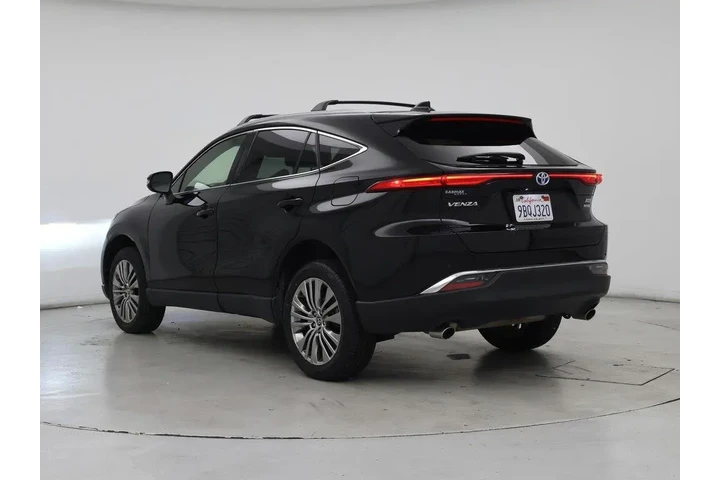 $28998 : Toyota Venza 2022 AWD XLE 4d image 2