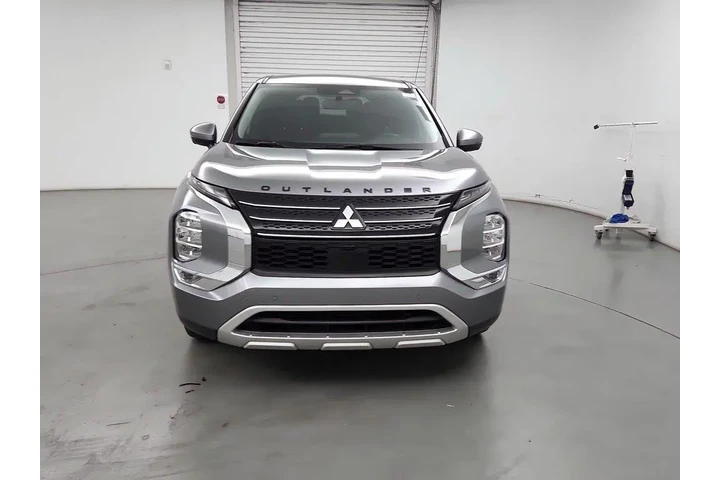 $24998 : Mitsubishi Outlander 2024 SE image 2