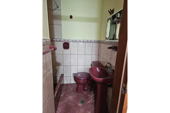 $1800 : 3 dormi  2 baños por Salamanca image 3