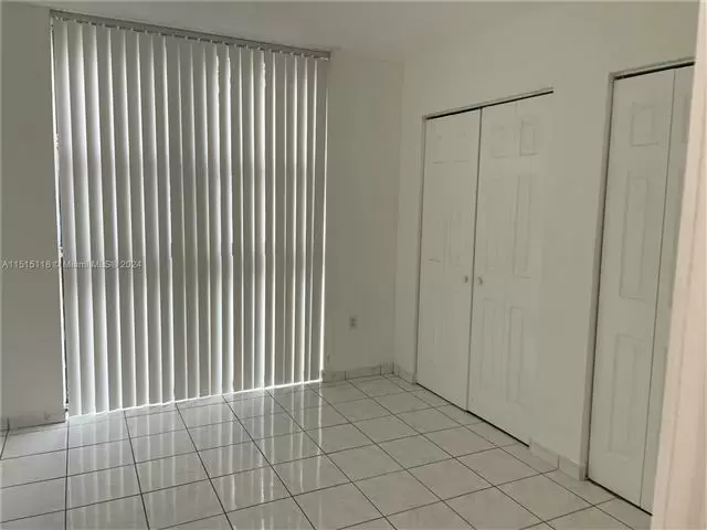 $2350 : Rento en Miami- west chester image 2