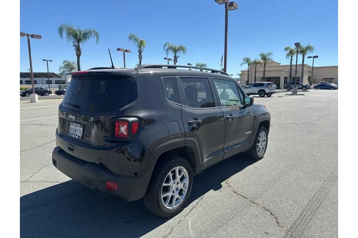 $26498 : Jeep Renegade 2023 4x4 Latit image 8