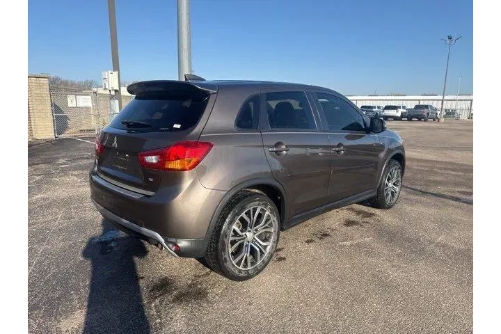 $11982 : Mitsubishi Outlander Sport 2 image 7