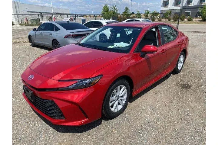 $33900 : Toyota Camry 2026 SE 4dr Sed image 3