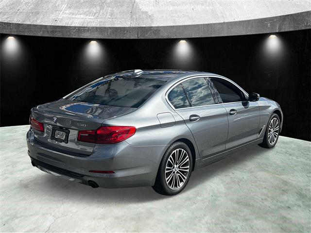 $23985 : Pre-Owned 2020 5 Series 530i image 6