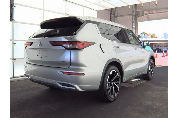 $27000 : Mitsubishi Outlander 2024 SE image 4