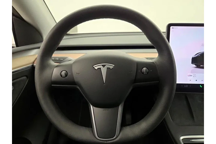 $37998 : Tesla Model Y 2023 AWD Long image 10