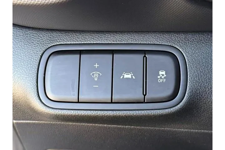 $16998 : Hyundai VENUE 2022 SEL 4dr C image 10