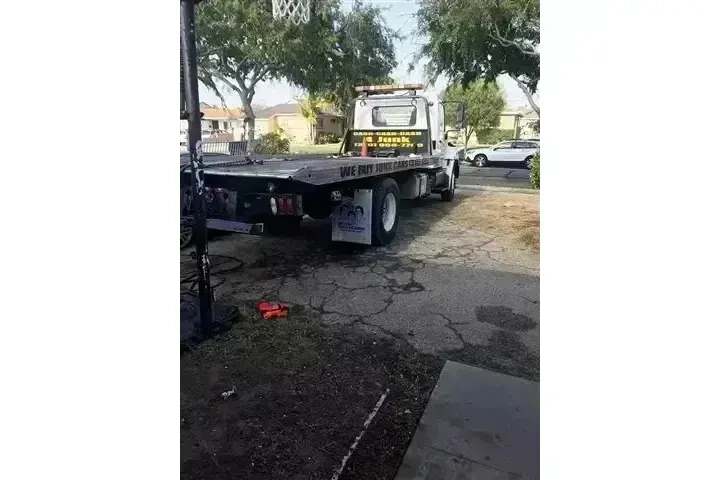 CASH FOR JUNK CARS image 3