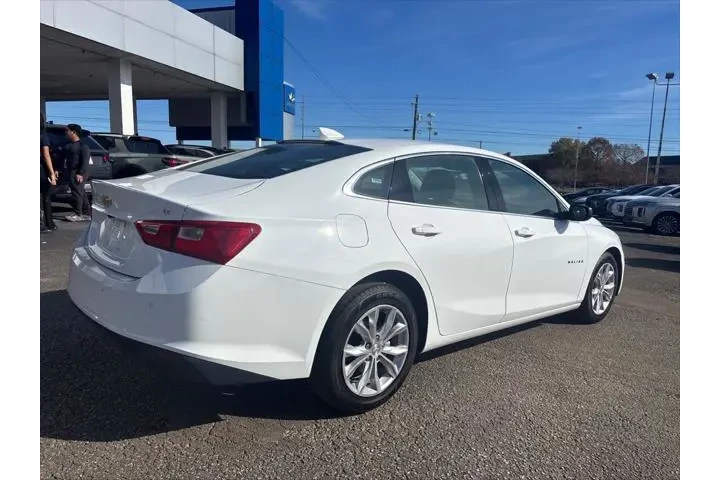 $21900 : Chevrolet Malibu 2024 LT 4dr image 9