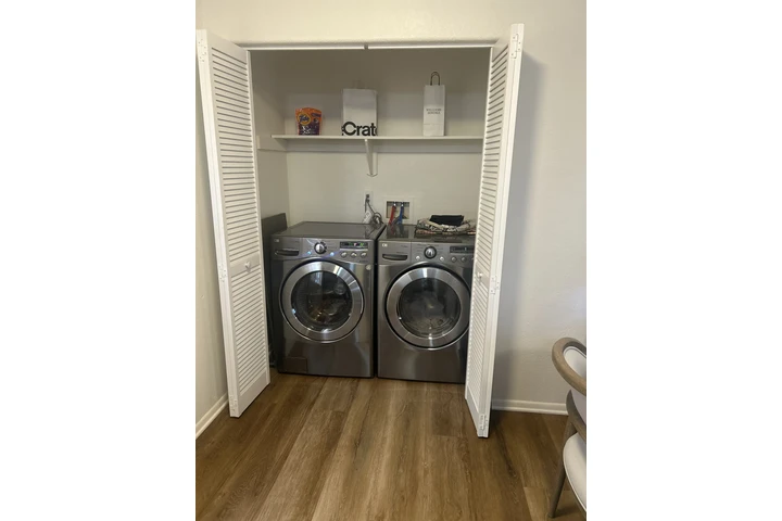 $1000 : Cuarto en Renta image 3