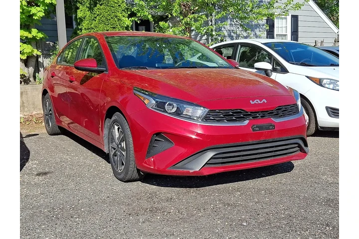 $18759 : Kia Forte 2024 LXS 4dr Sedan image 3