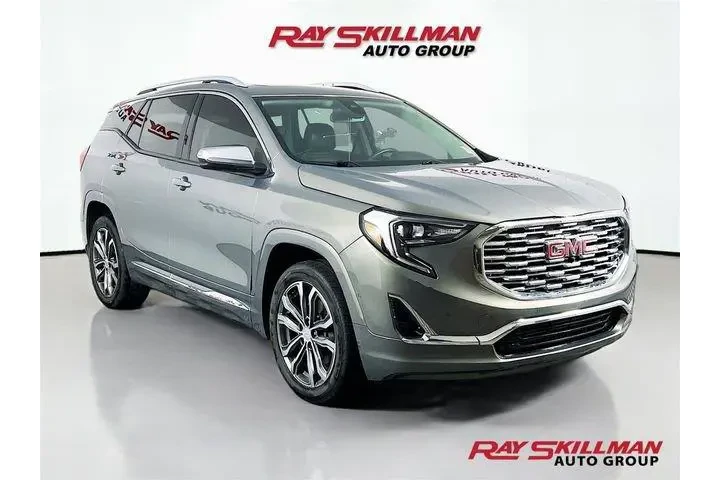 $16975 : GMC Terrain 2018 4x4 Denali image 1