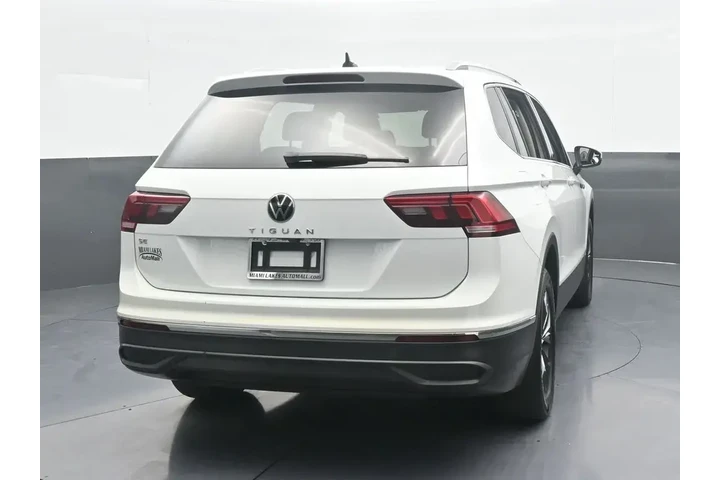 $17991 : Volkswagen Tiguan 2022 SE 4d image 5