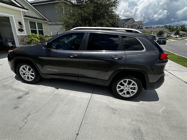 $5000 : 2015 Jeep Cherokee LATITUDE image 2