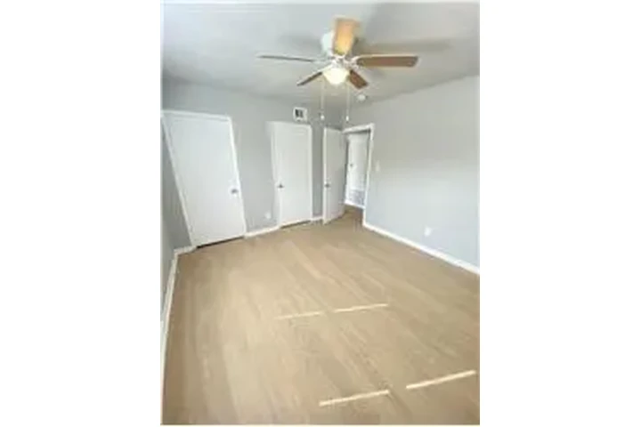 $1200 : Rental property with 2 bedro image 8