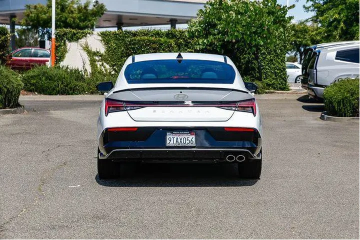 $24488 : Hyundai ELANTRA 2025 N Line image 4