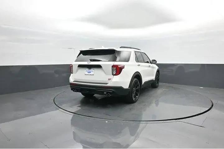 $38860 : Ford Explorer 2022 AWD ST 4d image 7