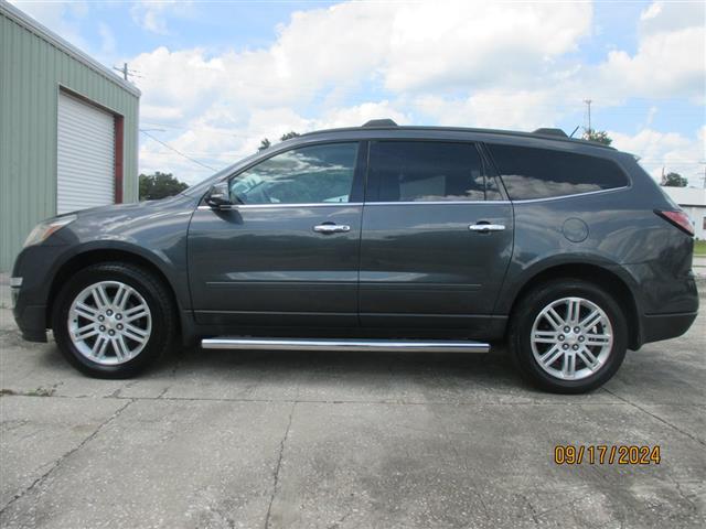 $9895 : 2014 Traverse image 5