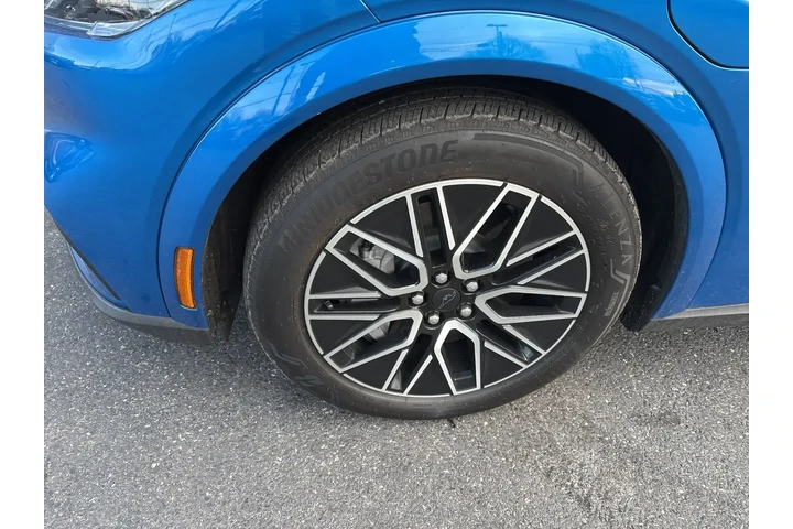 $38995 : Ford Mustang Mach-E 2025 AWD image 7