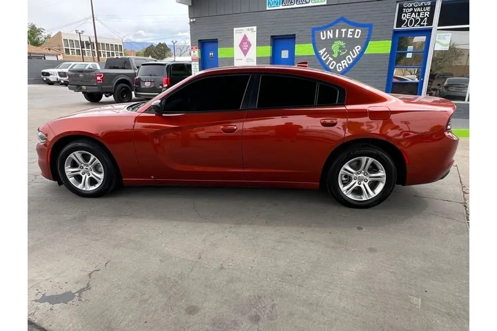 2023 Charger SXT image 8