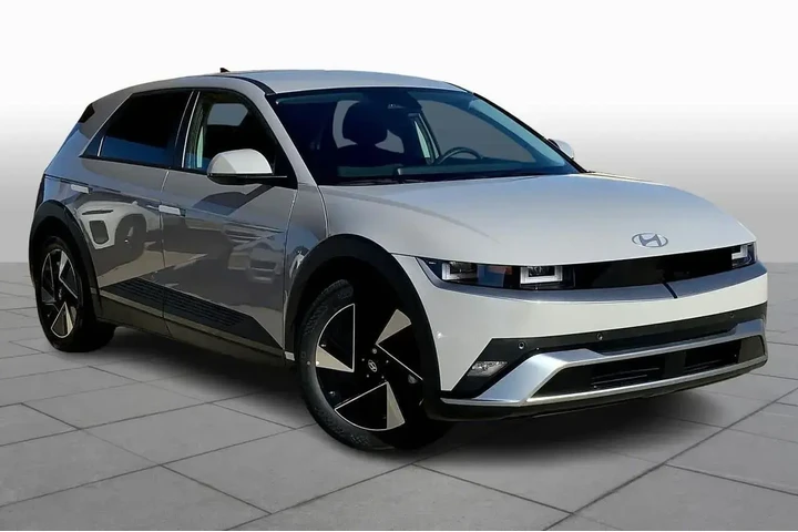 $34777 : Hyundai IONIQ 5 2026 AWD SE image 2