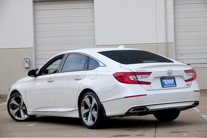 $22700 : 2019 Accord Touring 2.0T image 4